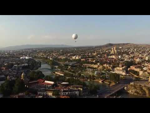 ცხელი ჰაერის ბურთით თბილისის ძველ ქალაქზე // Воздушный шар над старым городом Тбилиси
